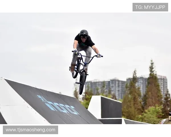 成都极限运动队的反击与挑战分析：从得失看运动精神与团队成长