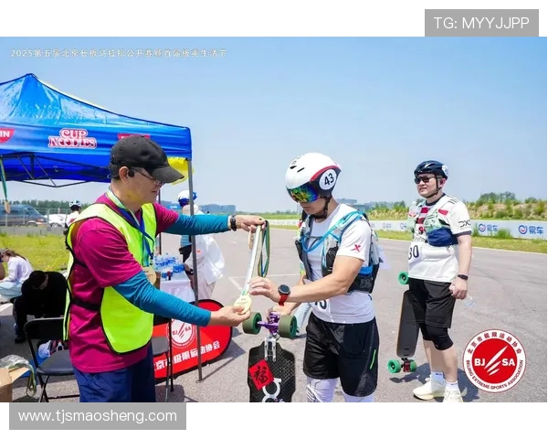 成都滑板队在城市马拉松中的战术表现与赛事点评分析 成都滑板队在城市马拉松中的战术表现与赛事点评分析